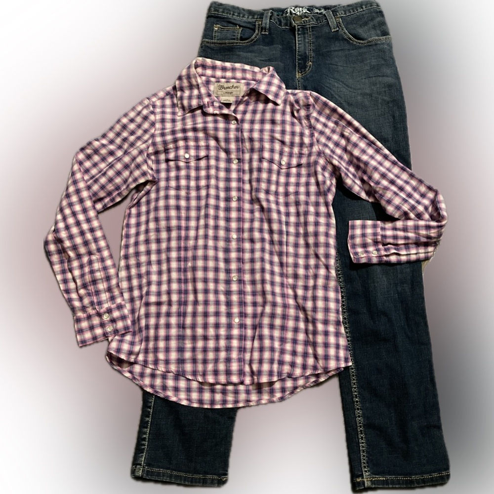Wrangler Rock 47 Jeans and Plaid Pearl Button Up Shirt Outfit Women’s Size S